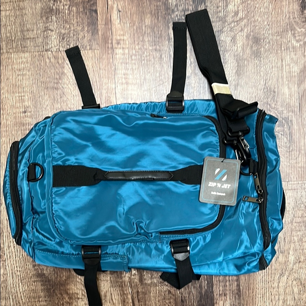 NWT ZIP 'N JET Turquoise Blue Nylon Duffel Backpack, Medium Size w/ Carry Strap